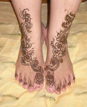 bridal mehndi feet.jpg